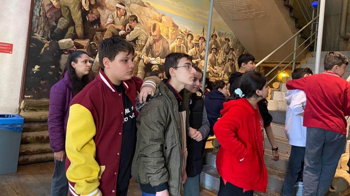 Öğrencilerimiz Çanakkale Müzesi ve Mehmet Akif Ersoy Müzesini Ziyaret Etti